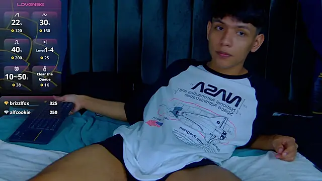 Liam_Sinclair's cam snapshot