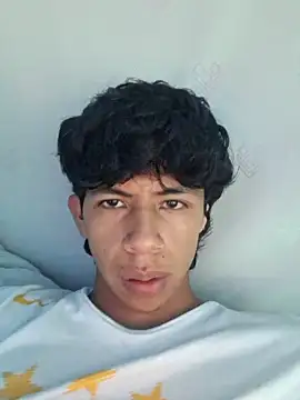 Carlos_Albert02's cam snapshot