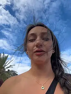 Ninabigtitied's cam snapshot