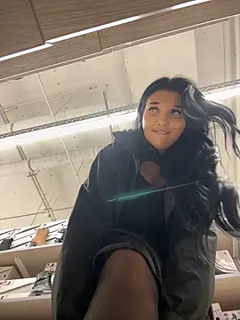 Tisha_Busty live sex cam