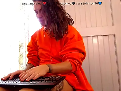 saara_johnson496 live sex cam