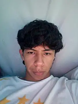 Carlos_Albert02's cam snapshot