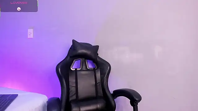 CristineCaru's cam snapshot