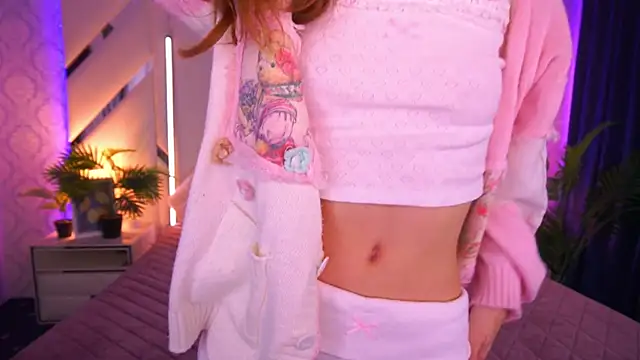 CuteeFoxy live sex cam