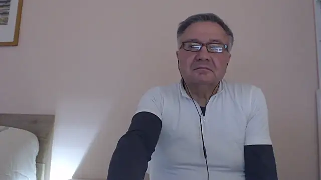 YOU6me's cam snapshot