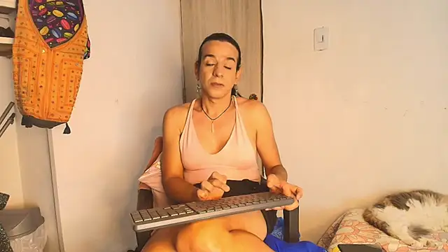 Oh_Tique live sex cam