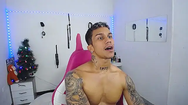 Leonard_Price live sex cam