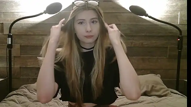 ErikaShyy live sex cam