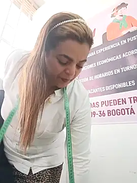 Mia-Glow live sex cam