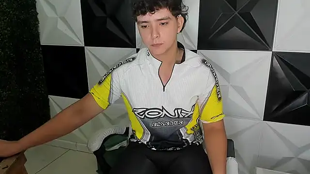 Dani_cumboy live sex cam