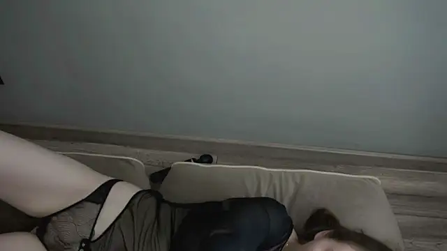 Eliravelvet's cam snapshot