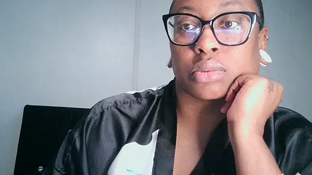 Nyxie_Chaos live sex cam