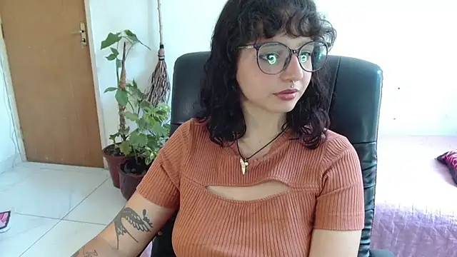 myamillor live sex cam