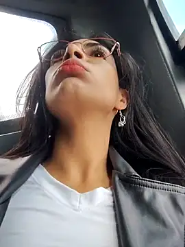 Astrid-- live sex cam