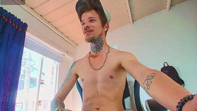 Gold_Loyal77's cam snapshot