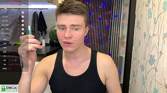 holy_eggs_02's cam snapshot