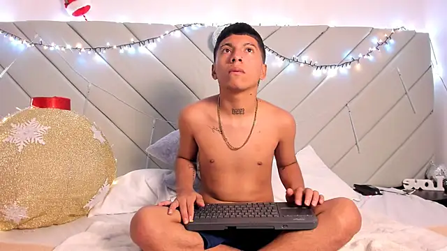 little_kris1 live sex cam