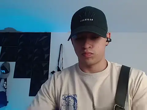 adam_keith's cam snapshot