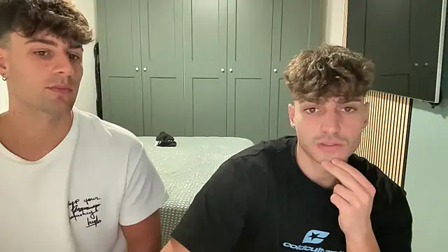 italianboy092's cam snapshot