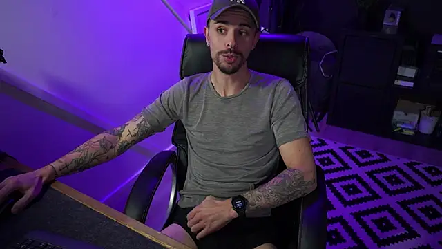 monsieurguitsxxx's cam snapshot