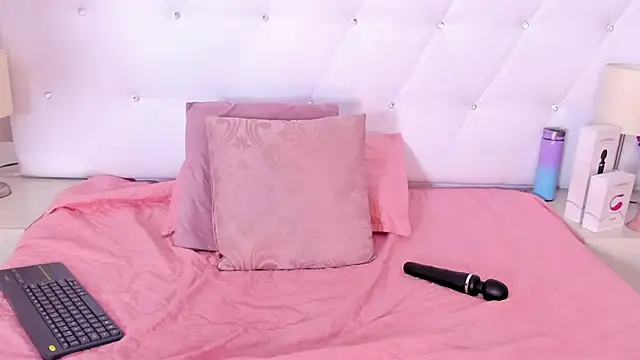 Isla_Scott's cam snapshot