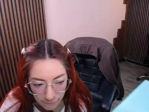 desk_desire's cam snapshot