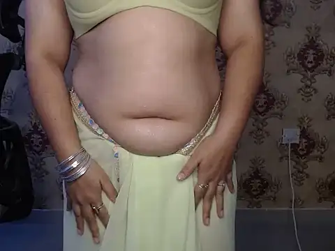 MiniBeast live sex cam