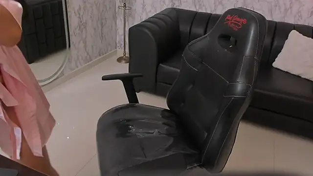 Tinni_Rosse's cam snapshot