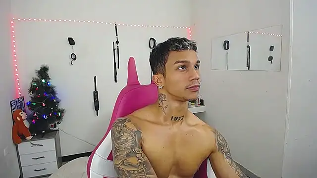 Leonard_Price live sex cam