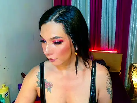 WorldClassEmerald live sex cam