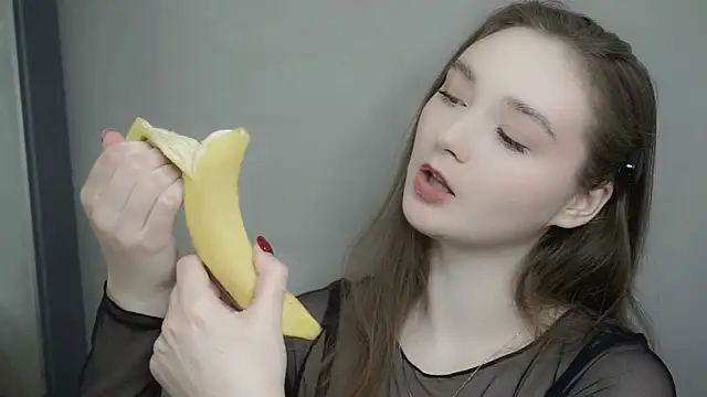 Eliravelvet's cam snapshot