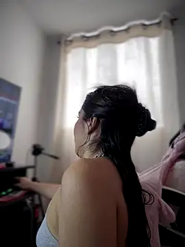 Stormi_Thompsonn_'s cam snapshot