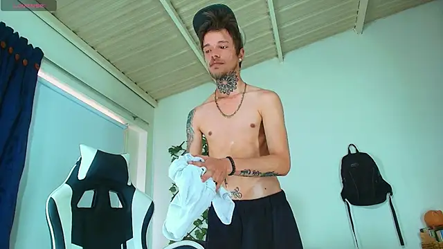 Gold_Loyal77's cam snapshot