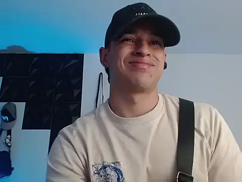 adam_keith's cam snapshot