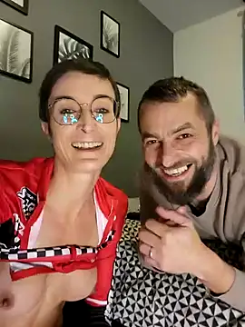 LaureLiveXX's cam snapshot