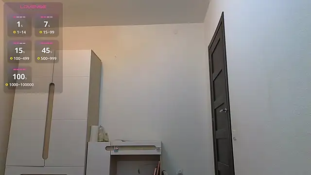 Milana15 live sex cam