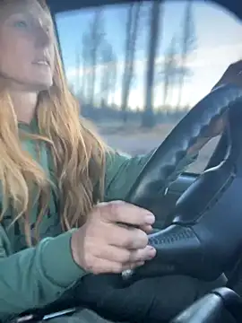 GoldenFlameGoddess live sex cam