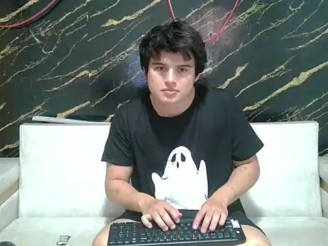 invincible200's cam snapshot