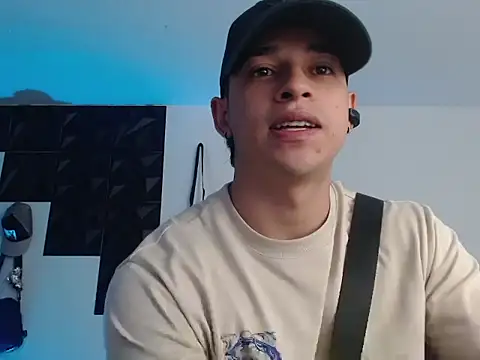 adam_keith's cam snapshot