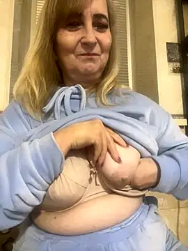 Irina2909@xh live sex cam