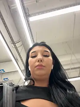 Tisha_Busty live sex cam