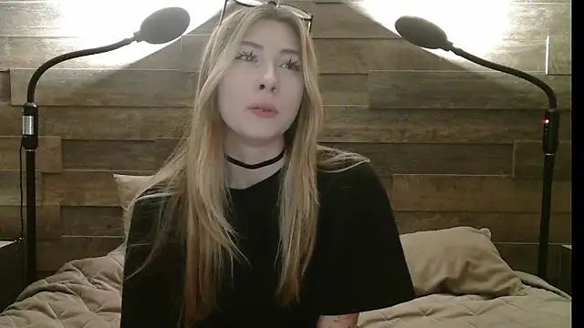 ErikaShyy's cam snapshot