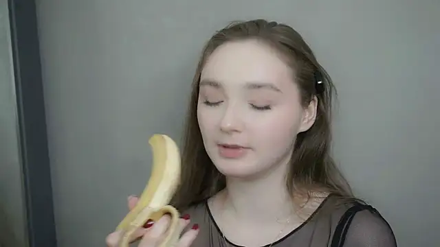 Eliravelvet's cam snapshot