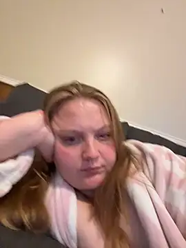 PhatAssBlond live sex cam