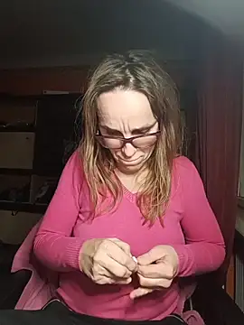 Dettybitch40 live sex cam