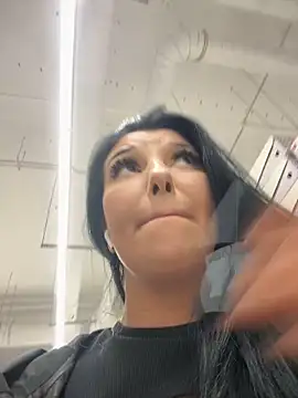 Tisha_Busty live sex cam