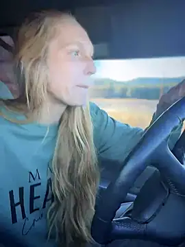 GoldenFlameGoddess's cam snapshot