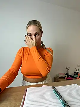 streetdoll live sex cam