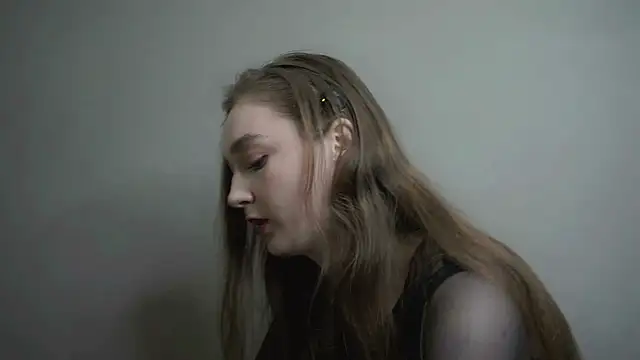 Eliravelvet's cam snapshot