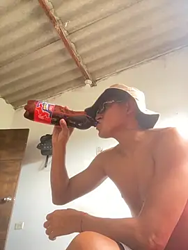 Babyalienqm's cam snapshot